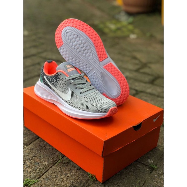 sepatu nik,e zoom import sepatu running sepatu senam sepatu wanita import  premium