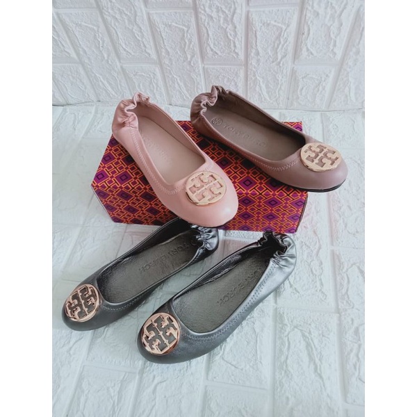 Flat Shoes TB Murah Logo Gold Kode 2208-1(Wajib Upsize!!)