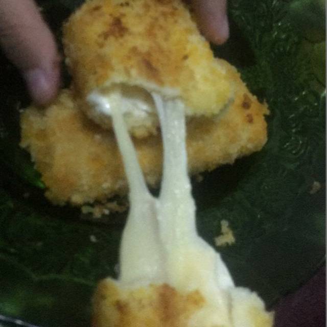 Risol mozzarella cheese, sosis smoked, mayones, telur,