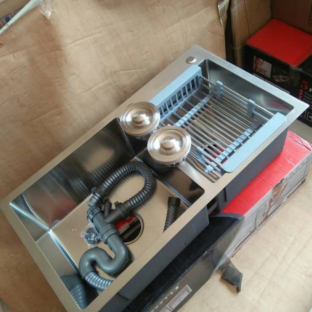 Sink Kitchen Sink Bak Cuci Piring 2 Lubang Bolzano 8245