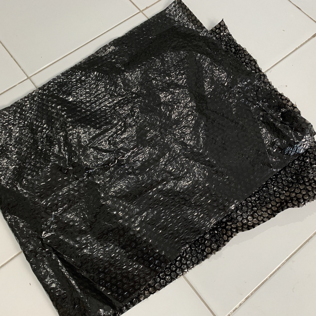 

Bubble Wrap Hitam Tambahan untuk Packing paket buble bungkus