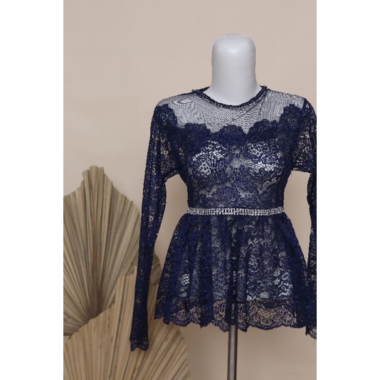 kebaya wisuda/pagar ayu