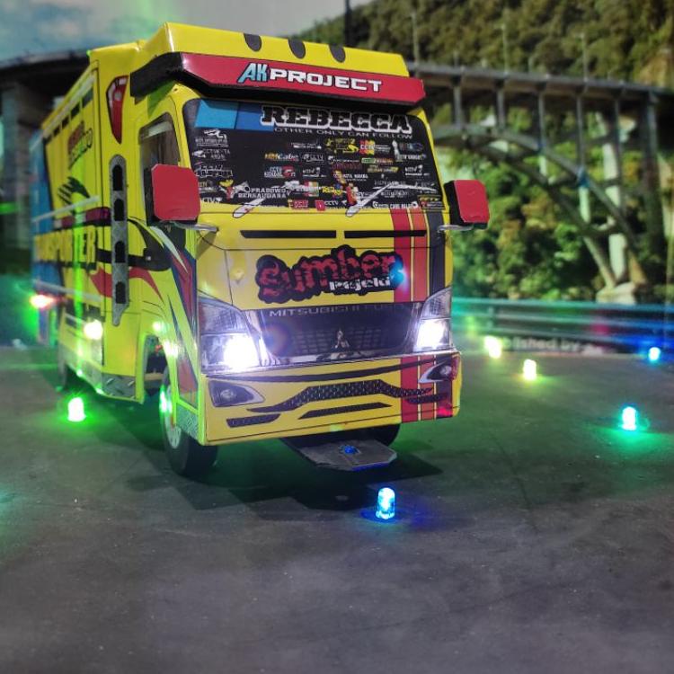 ☼ Jumbo truk kayu truk lampu truk 42 Miniatur truk jumbo uk 42 oleng trasporter full lampu truk kayu ➽