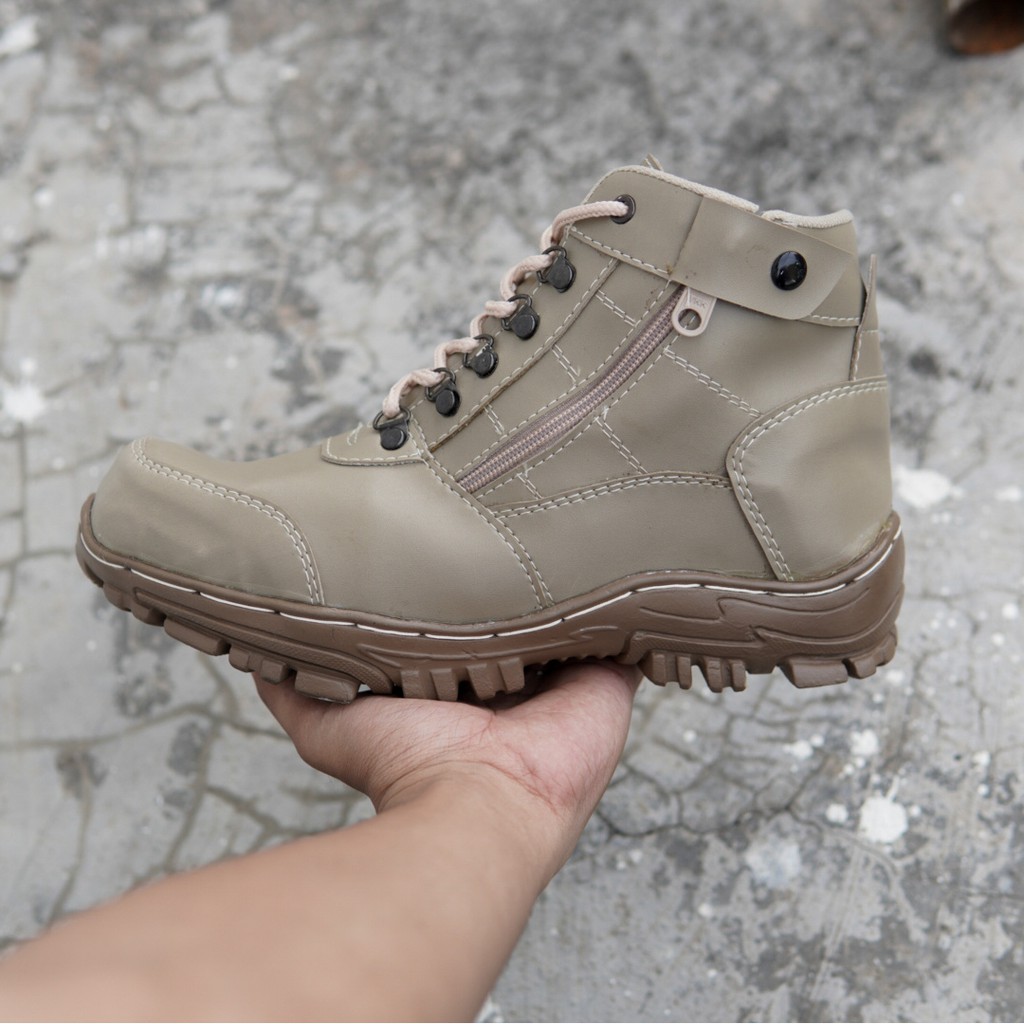 Sepatu Boots Pria Crocodile Morisey Sepatu Safety Ujung Besi / Sepatu Kerja Proyek Hiking Outdoor