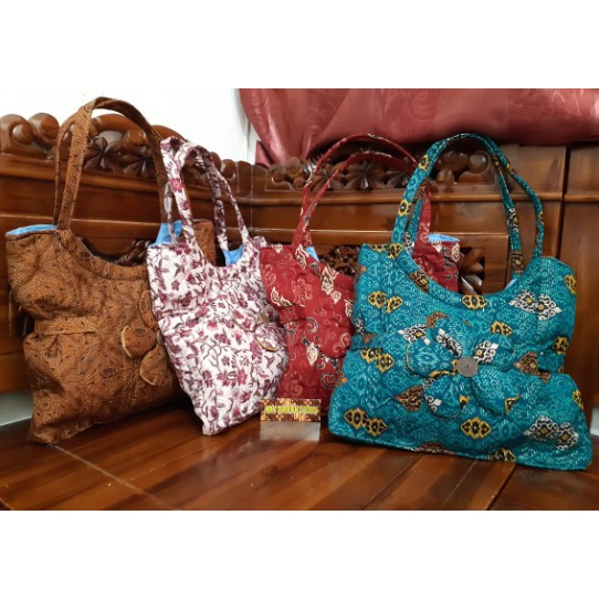 

TAS BATIK MURAH ETNIK JOGYA DENGAN BERBAGAI MOTIF YANG UNIK DAN MENARIK BANTUL JOGJA