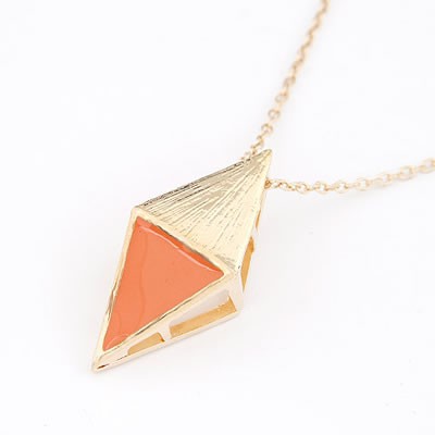 LRC Kalung Wanita Bridesmaid Gold Color Three-Dimensional Triangle Shape Alloy Korean Necklaces