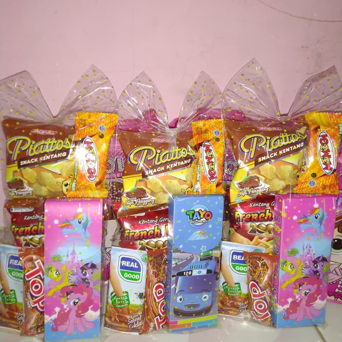 

paket bingkisan ulang tahun tempat pensil