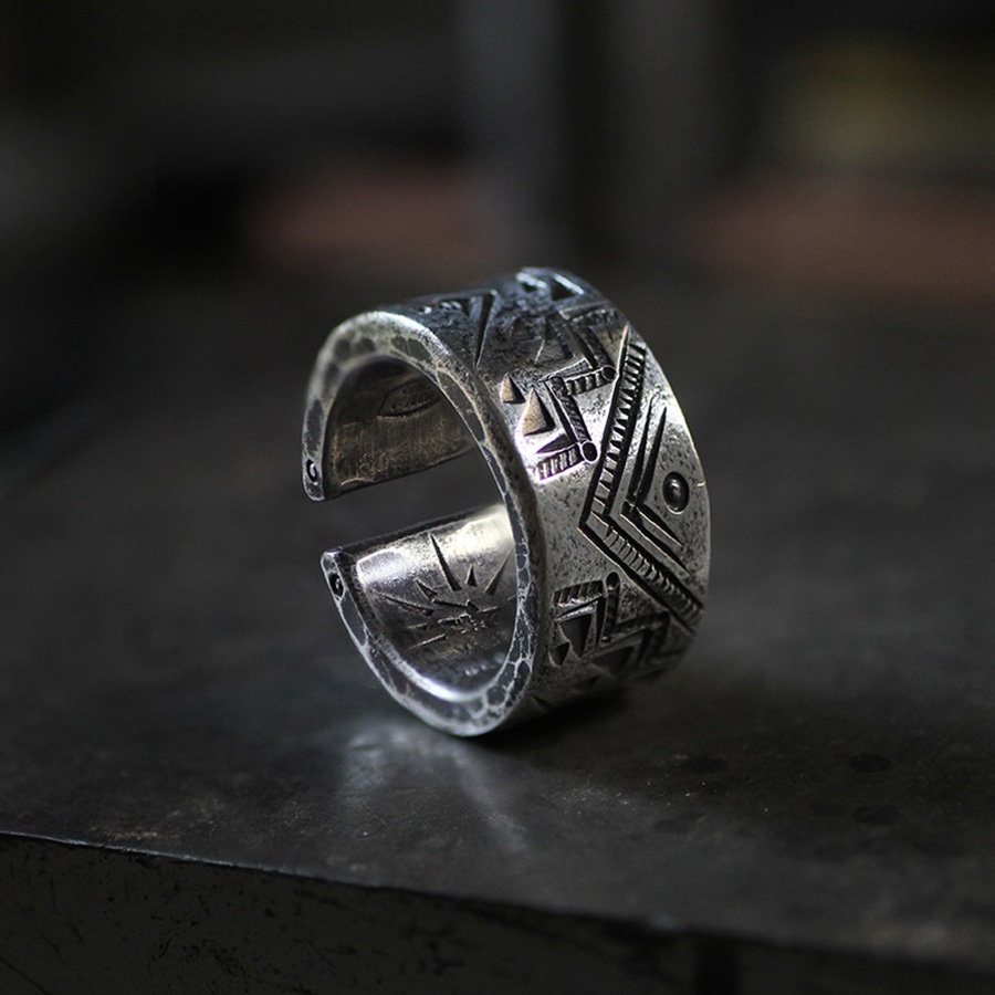 Totem Antik Cincin Jari Baja Titanium Perak Kepribadian Perhiasan Fashion Pria Punk Rings