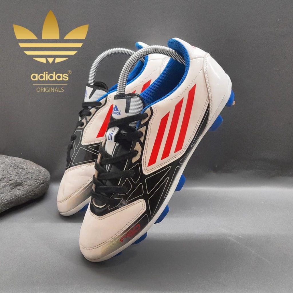 Sepatu Bola Adidas V23949 F5 TRX HG Size 40,5