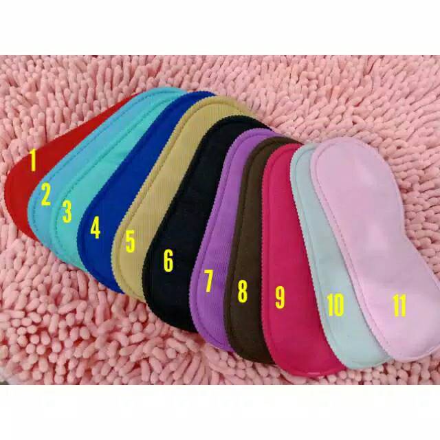 Alat bantu penutup mata saat tidur