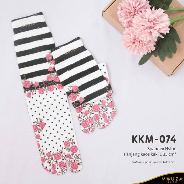 KAOS KAKI MOTIF II  MOUZA