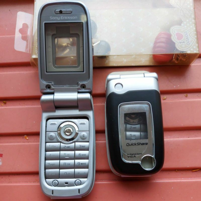 CHASING SONY ERICSSON Z 520 LENGKAP