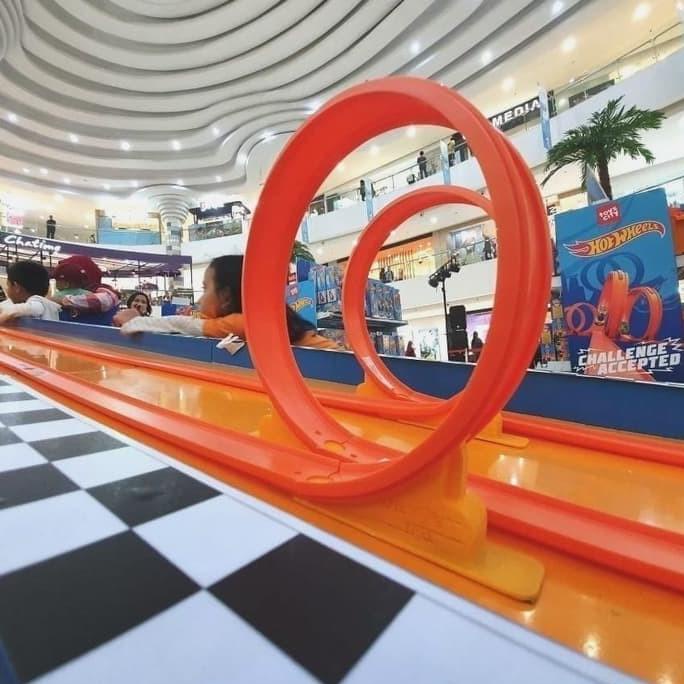 Hot Wheels Track Builder Loop by Trix Trax