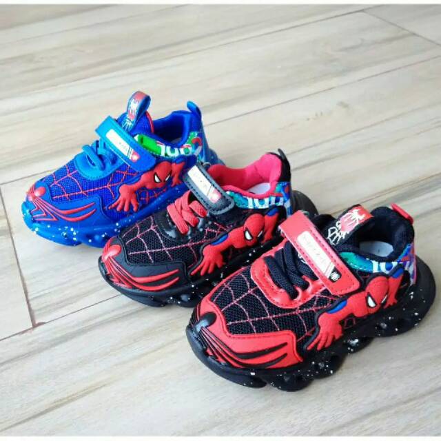 Sepatu Spiderman