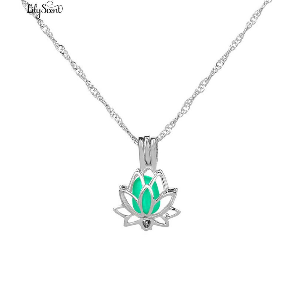 Creative Hollowed Lotus Glow in The Dark Necklace Bercahaya