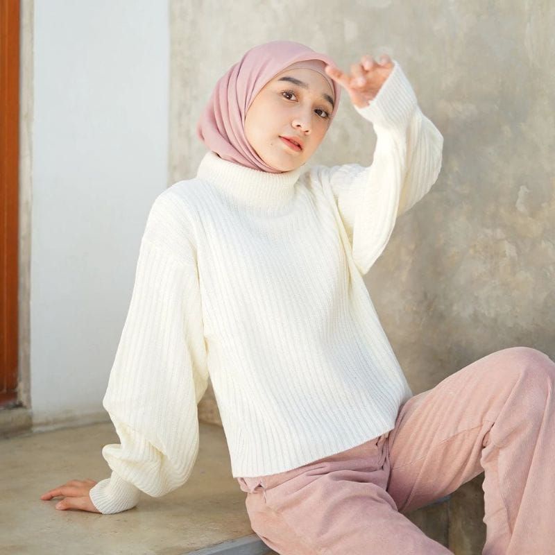 Turtleneck Rajut Oversize Wanita
