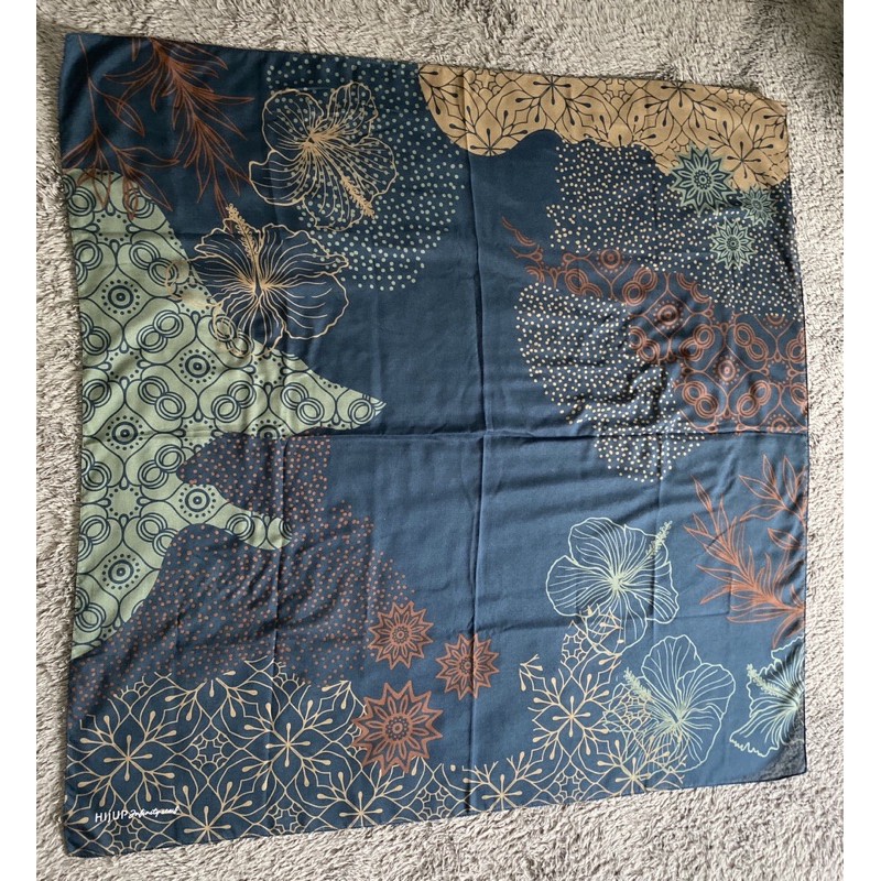 Preloved Infinity Scarf By Hijup (8th anniv)