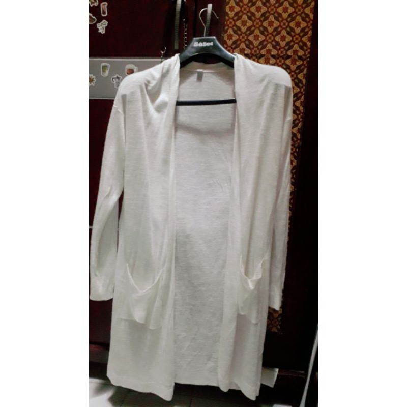 White cardigan Uniqlo