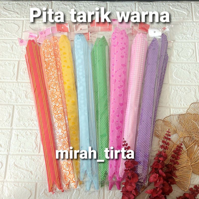 

Pita tarik 30mm .pita serut 30mm . Pita sovenir souvenir hantaran bingkisan parcel parsel pita serut