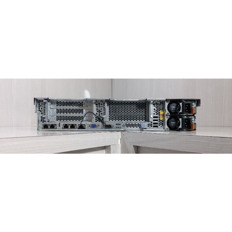 Server Ibm System X3650 M4 2UXeon E5 2630 X2 Ram 32Gb Hdd 600gb