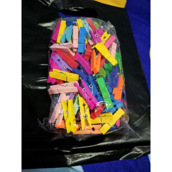 

jepit kayu warna