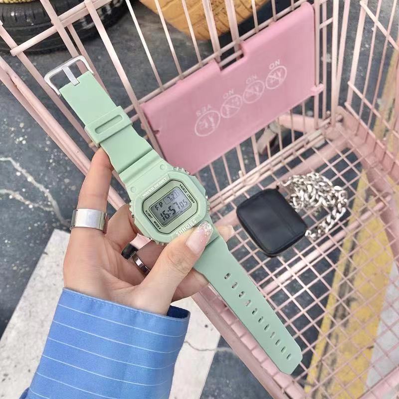 Jam Tangan Wanita Fashion Korea Style Digital Sport / Jam Tangan Strap Rubber Untuk Wanitatahan air