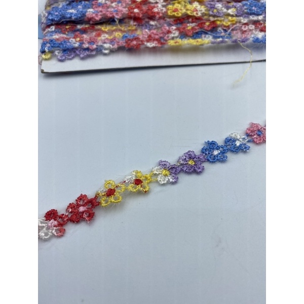 RENDA APLIKASI BUNGA WARNA WARNI UKUTAN 1 CM KUALITAS HALUS DAN BORDIRAN RAPI PER METER
