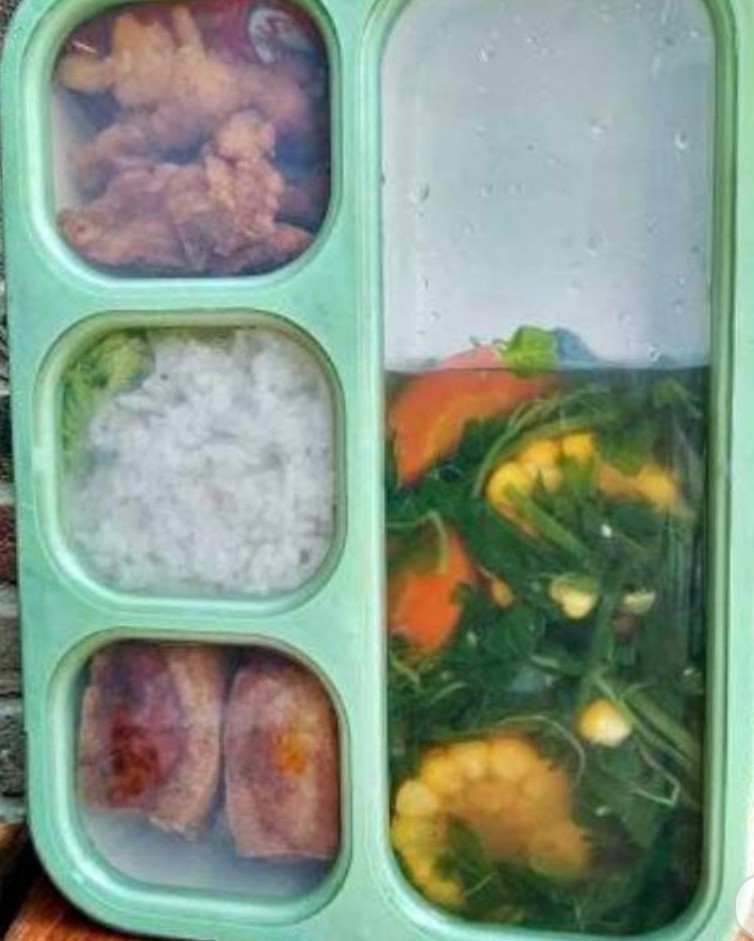 Wademalang ; Yooyee Tempat Makan Anti Tumpah