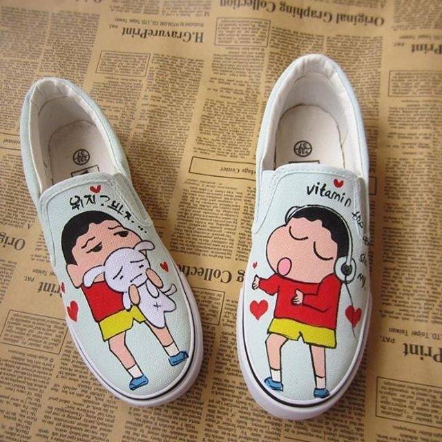 

Sepatu lukis sinchan 017
