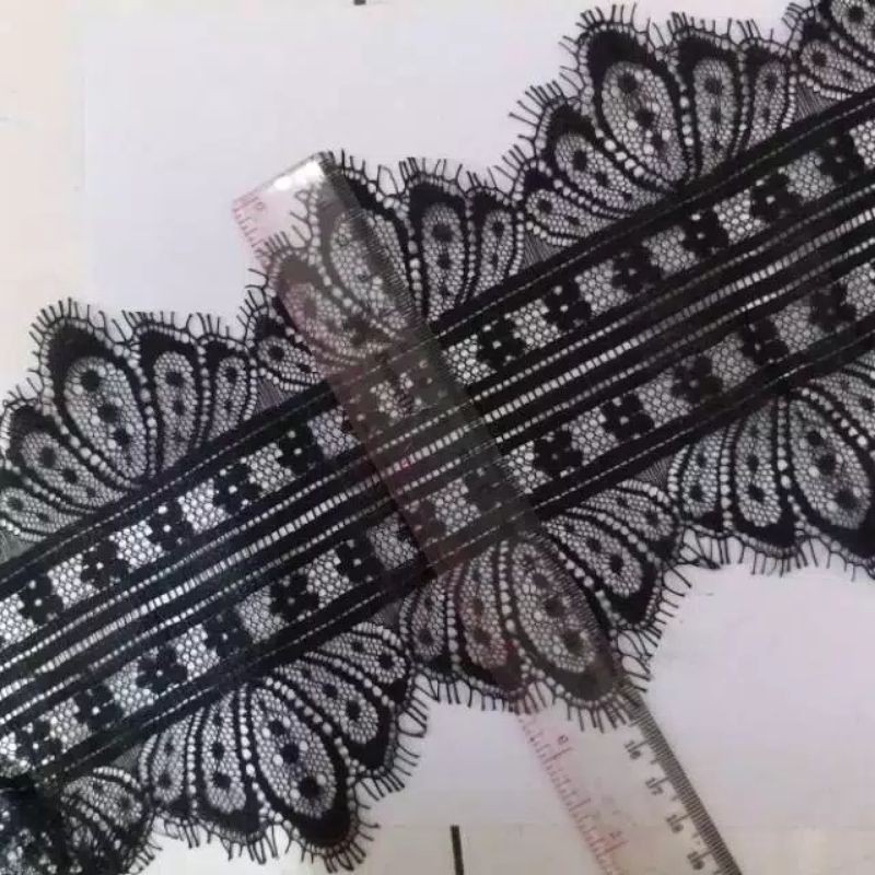 RENDA PARIS WARNA HITAM LEBAR 15 CM HARGA RP 10.000/1.5 METER ATAU 150 CM