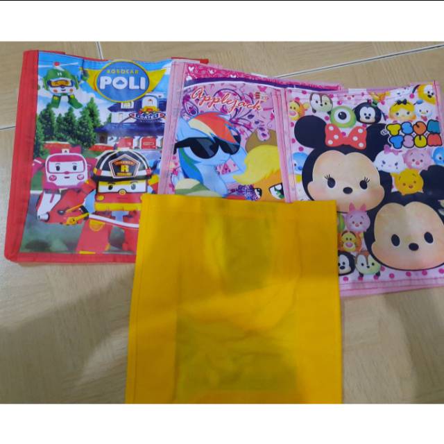 

Tas souvenir tenteng murah