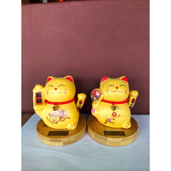 Patung kucing keberuntungan