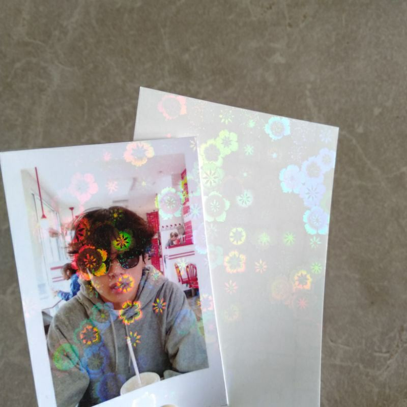 

Laminasi Hologram motif bunga ( beli 8 gratis 1)