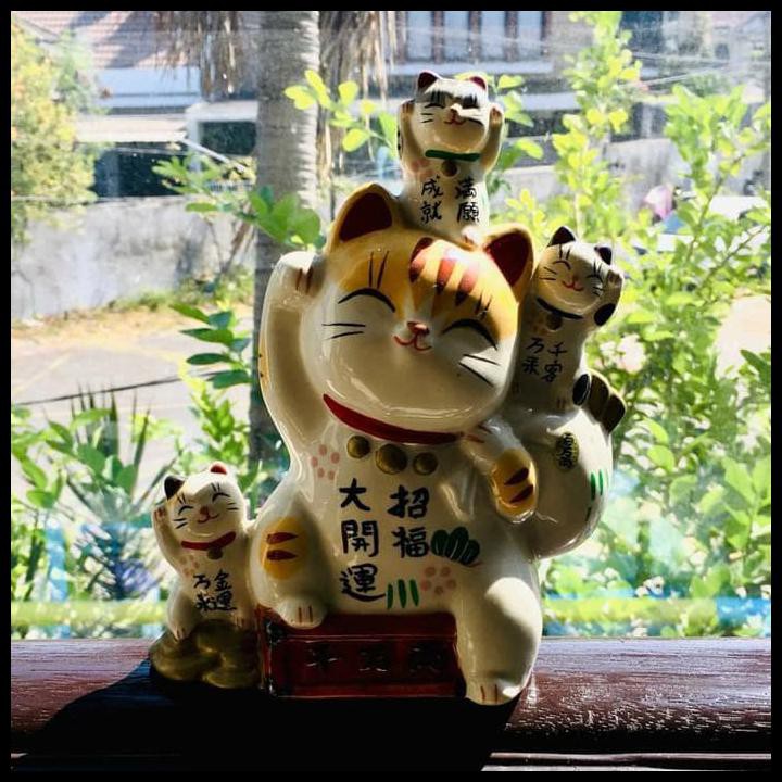 

Produk Unggulan Vintage Mid-Century Ceramic Cat Sculpture