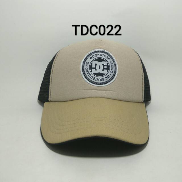 topi DCshoeCoUSA trucker jaring. tdc022