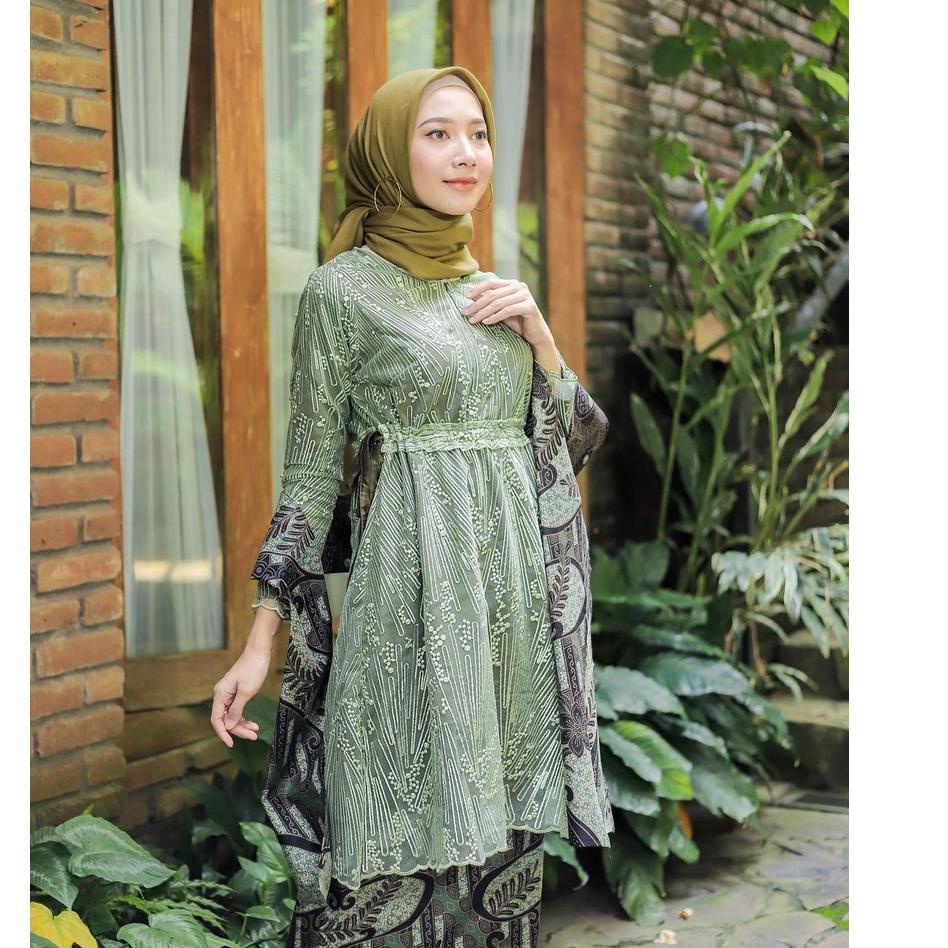 BAJU LAMARAN COUPLE ARIS FAYRA KEBAYA BROKAT TILE MUTIARA PREMIUM | BAJU KEBAYA KONDANGAN WANITA MOD