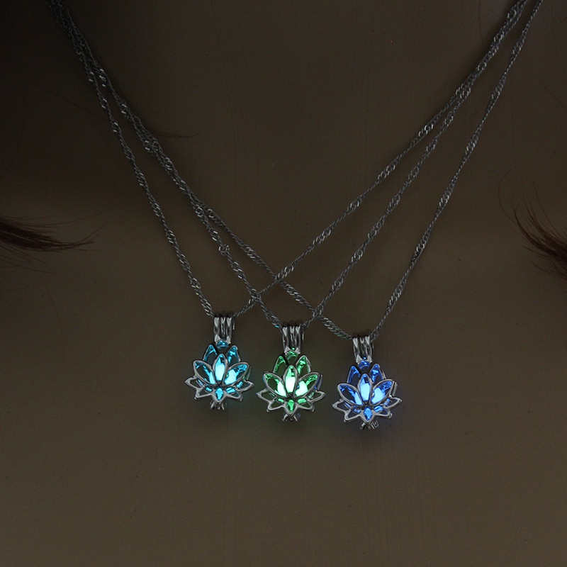 Kalung Liontin Lotus Luminous Gaya Retro Untuk Wanita