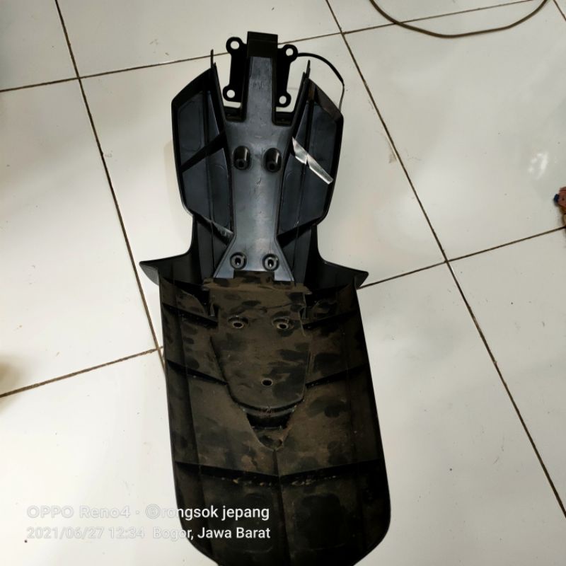 spakbor belakang gsx ori