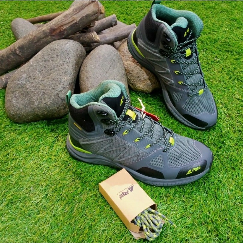 Sepatu Gunung Waterproof Hiking Rei Ranger