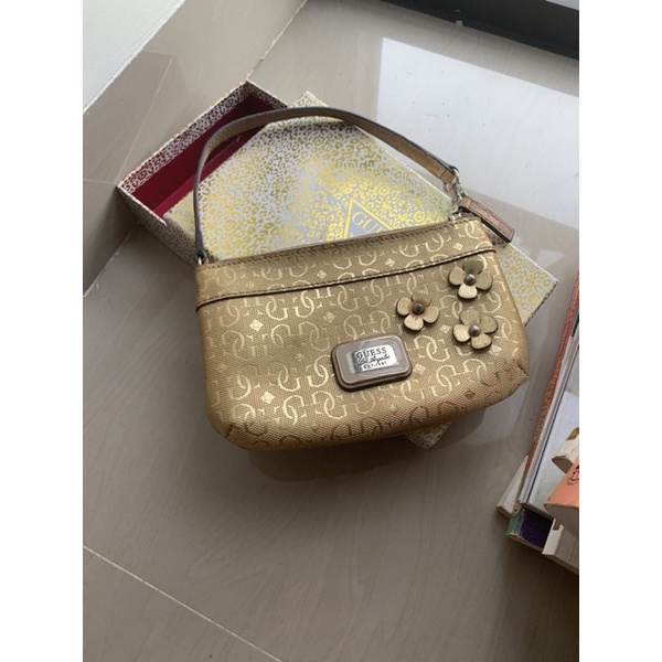 preloved guess original clutch/ mini bag (free box)