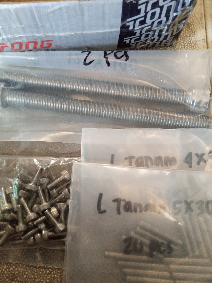 L Tanam Stainless M4 X 5 ( Baut Tanam Stainless )