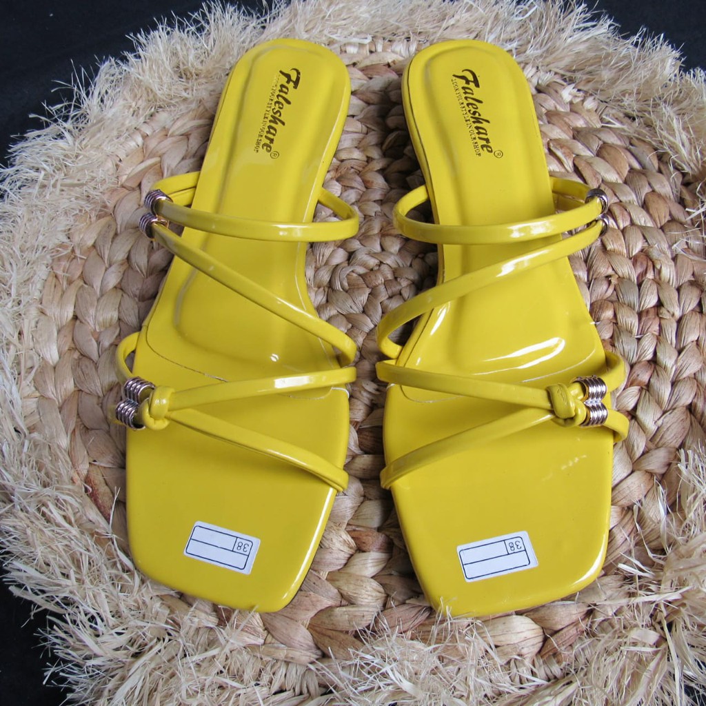 Sandal Flat Tali Silang Gesper Ry09