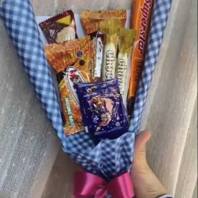 

Buket Snack wisuda/kado buat ultah temen aatau pacar