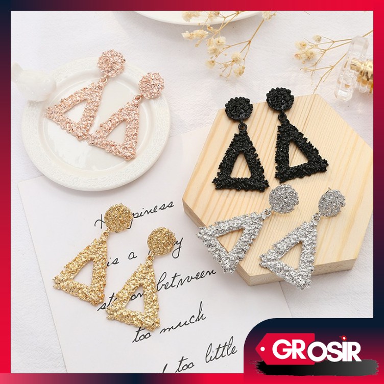 Grosir - F629 Anting Ala Korea Segitiga / Anting Paduan Segitiga Anting / Aksesoris Fashion