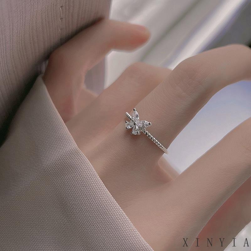 Cincin Model Terbuka Desain Kupu-Kupu Aksen Berlian Untuk Wanita