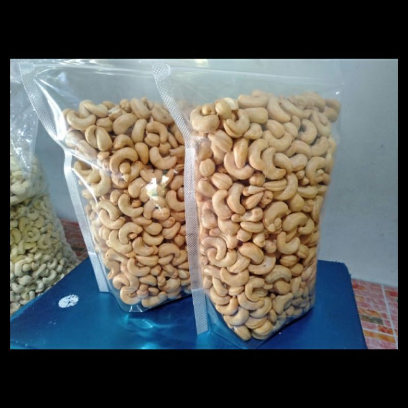 

Kacang Mete Jawa Utuh Matang 1000 Gram