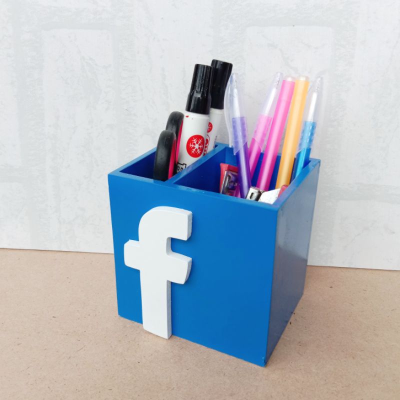 

Tempat Pensil Facebook Logo timbul 3D Tempat Organizer pensil hiasan meja belajar