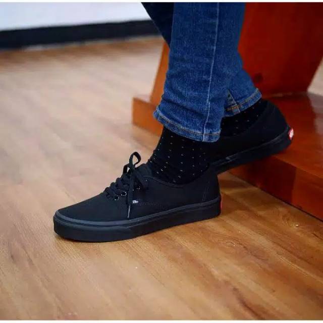 Sepatu Vanss Autentic Black Full-3