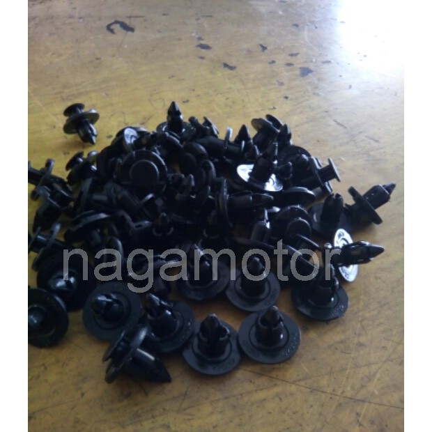 kancing bemper / klip grill AVANZA / XENIA