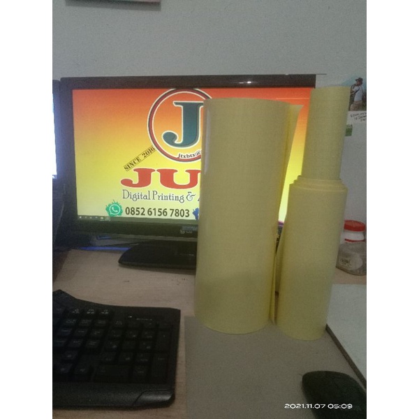 

Laminasi Glossy dingin lebar 32 cm